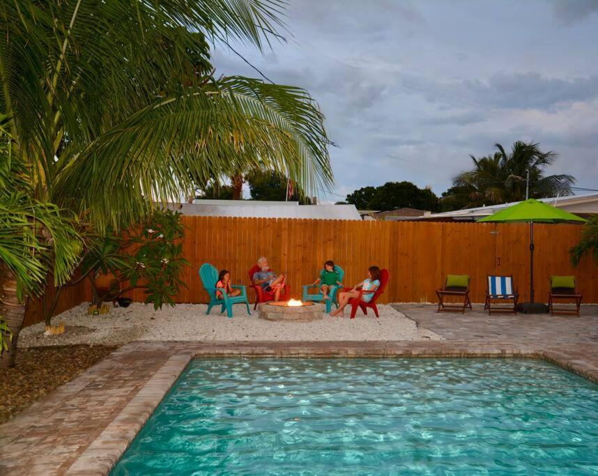 Tropical Retreat Near Beaches, Cruise Terminals Merritt Island Екстериор снимка