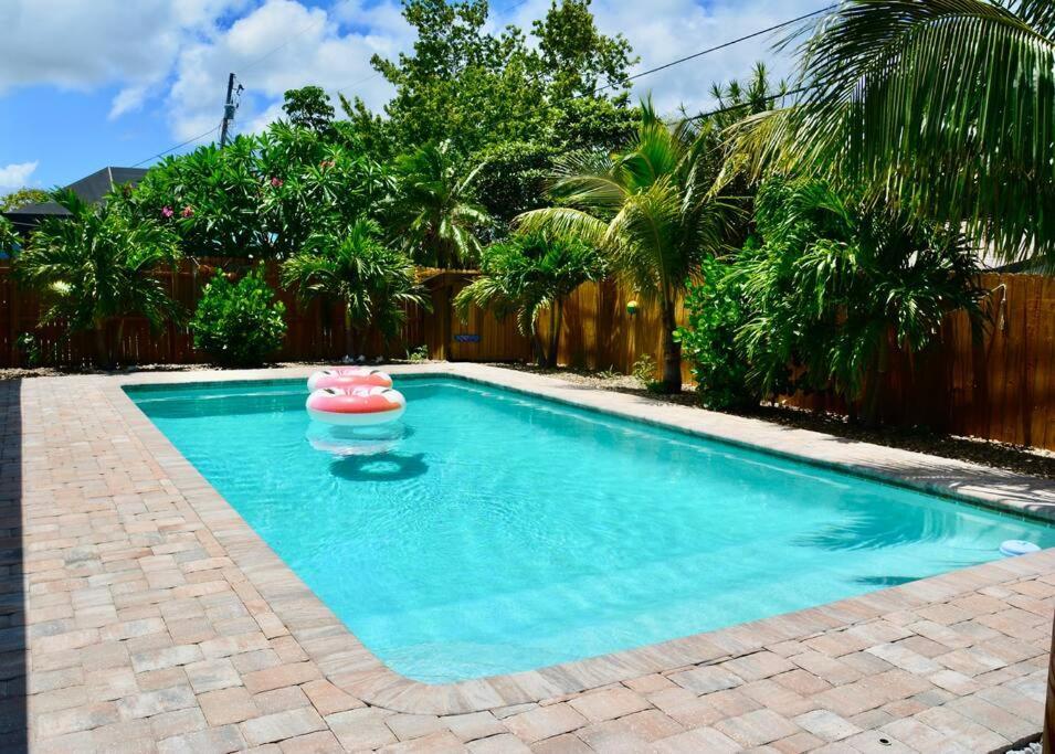 Tropical Retreat Near Beaches, Cruise Terminals Merritt Island Екстериор снимка