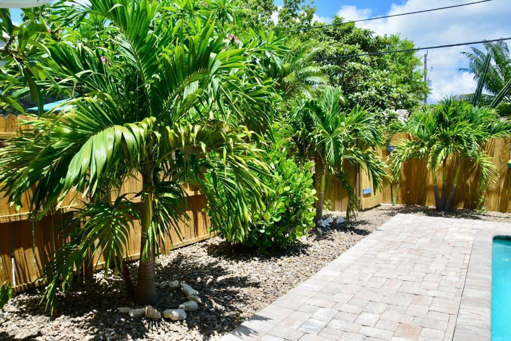 Tropical Retreat Near Beaches, Cruise Terminals Merritt Island Екстериор снимка