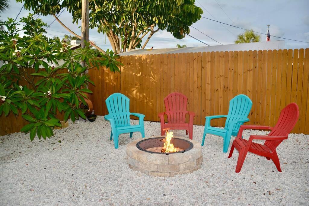 Tropical Retreat Near Beaches, Cruise Terminals Merritt Island Екстериор снимка