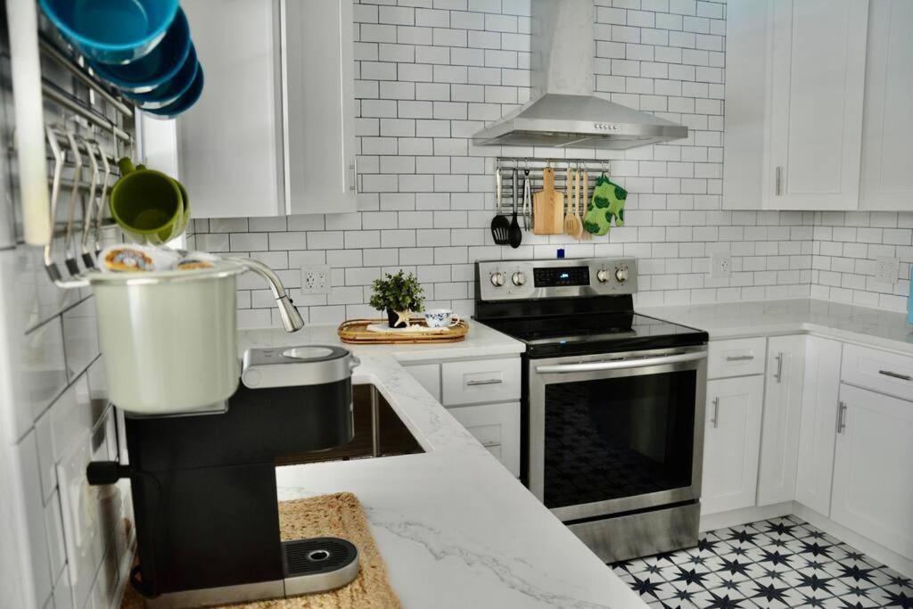 Tropical Retreat Near Beaches, Cruise Terminals Merritt Island Екстериор снимка