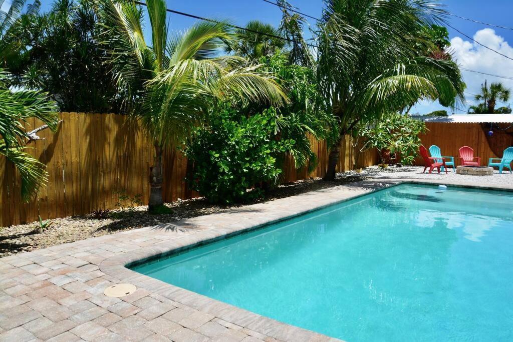 Tropical Retreat Near Beaches, Cruise Terminals Merritt Island Екстериор снимка